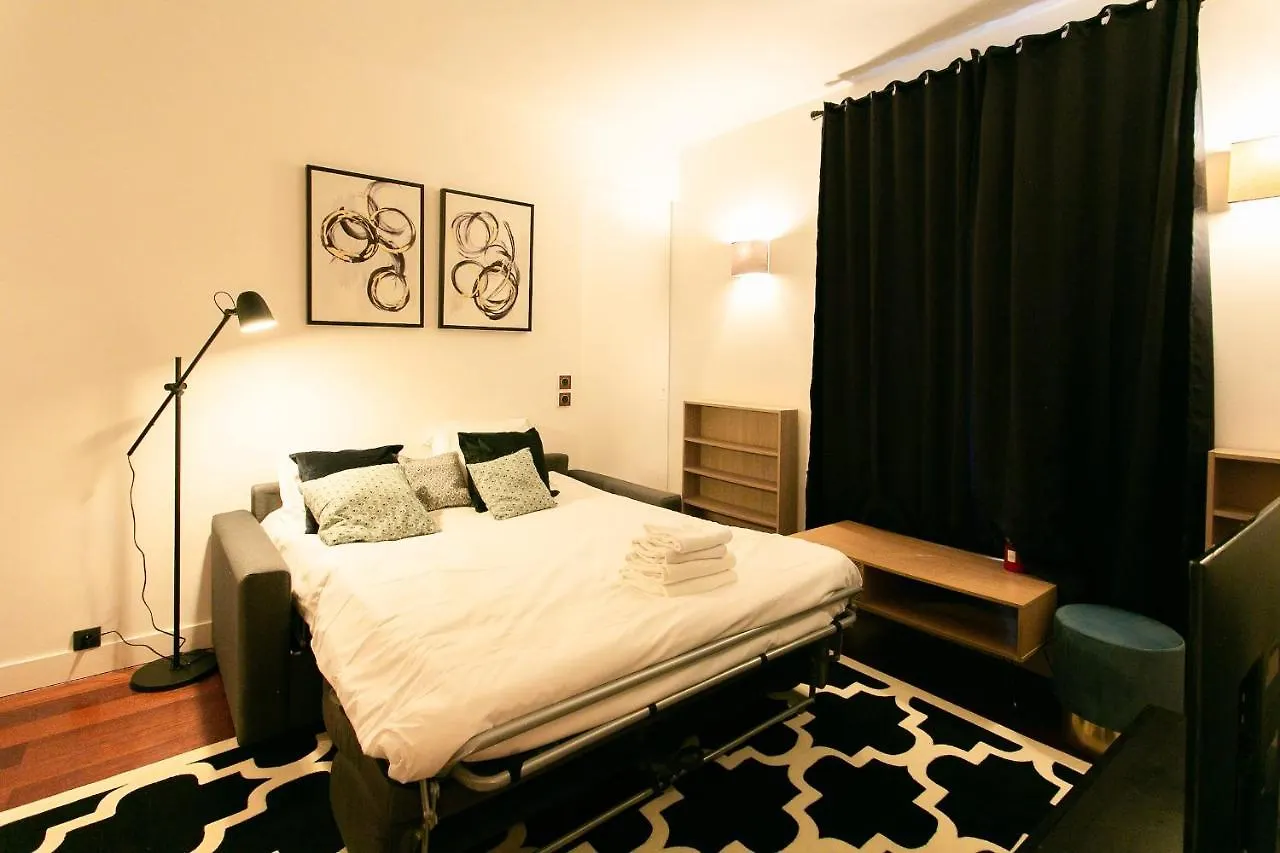 Sacre Coeur - Montmartre City Apartment